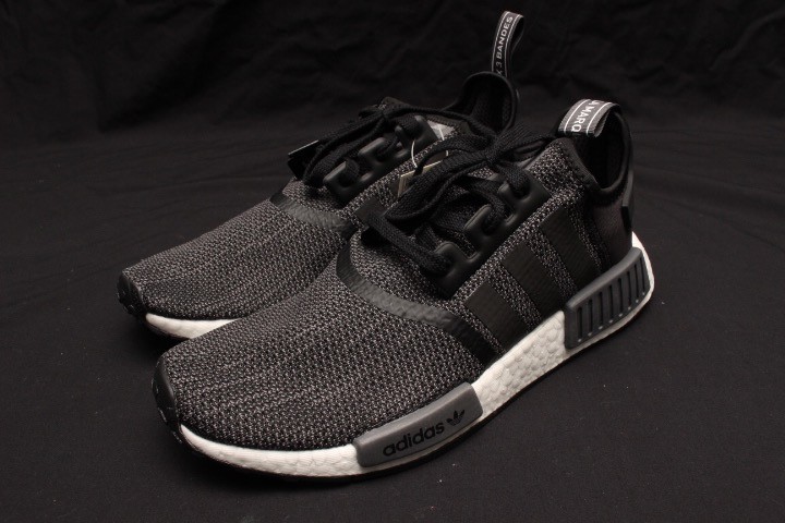 ADIDAS NMD R1 BLACK/CARBON B79758